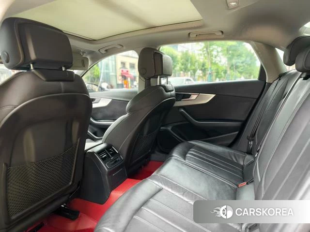 Audi A4L 2021 Серебристо-серый из Китая, фото 5