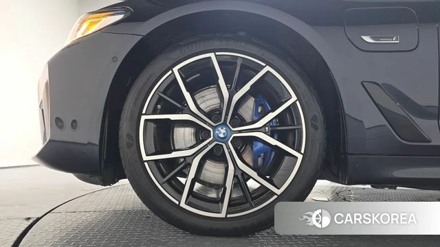 BMW 5 Series (G30) id 4613121 из Кореи 31