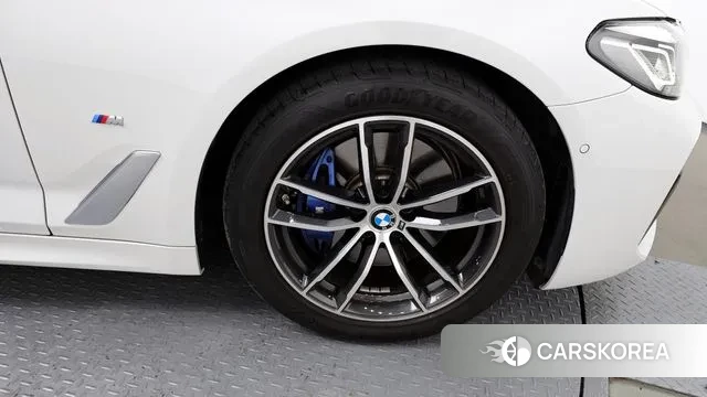 BMW 5 Series (G30) id 3058165 из Кореи 15