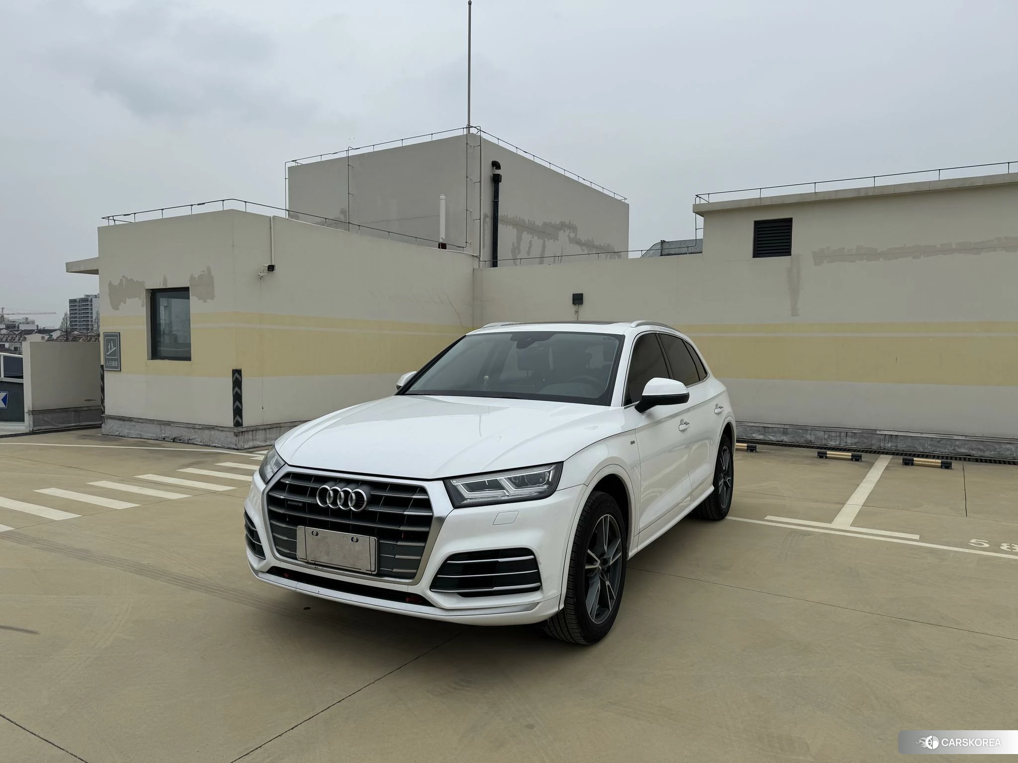 Audi Q5L id 4461480 из Китая 12
