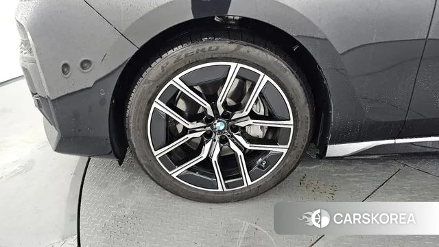 BMW i7 (G70) id 3164186 из Кореи 15