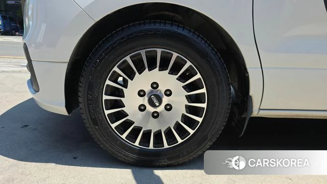 Hyundai The New Grand Starex id 4324385 из Кореи 15