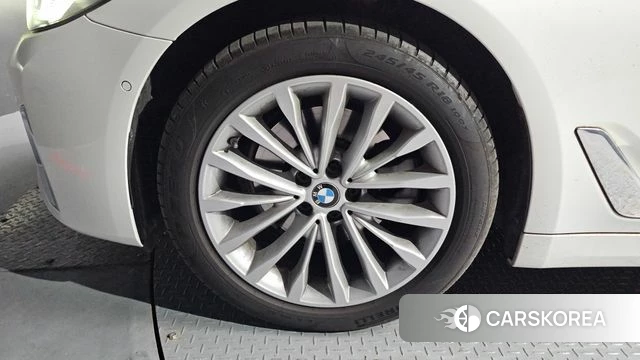 BMW 5 Series (G30) id 3936064 из Кореи 15