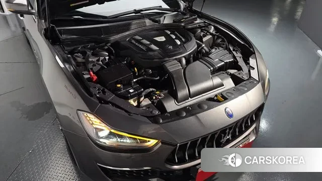 Maserati Ghibli id 3055141 из Кореи 15