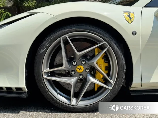 Ferrari F8 Spider id 3068624 из Кореи 15