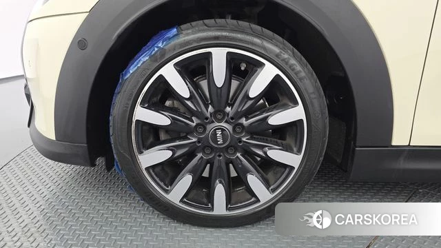 Mini Cooper S id 4395553 из Кореи 25