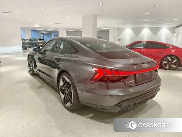 Audi e-tron GT 2024 Темно-серый из Китая, фото 5