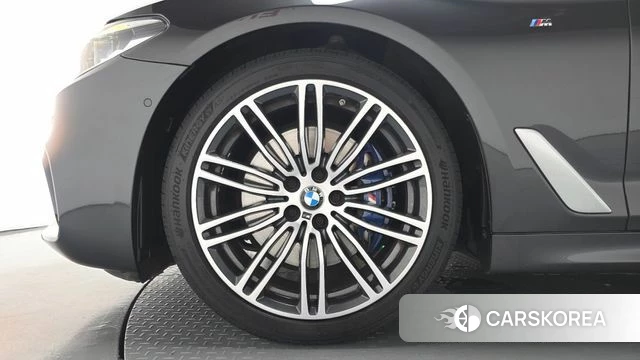 BMW 5 Series (G30) id 4557399 из Кореи 30