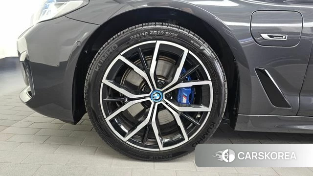 BMW 5 Series (G30) id 4395101 из Кореи 28