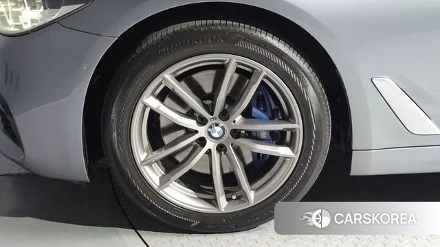 BMW 5 Series (G30) id 4737635 из Кореи 15