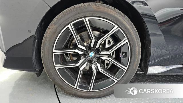 BMW 7 Series (G70) id 3896428 из Кореи 15