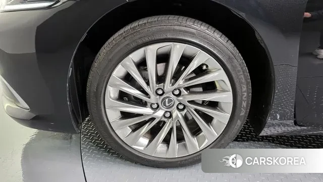 Lexus ES300h 7th generation id 3739957 из Кореи 15