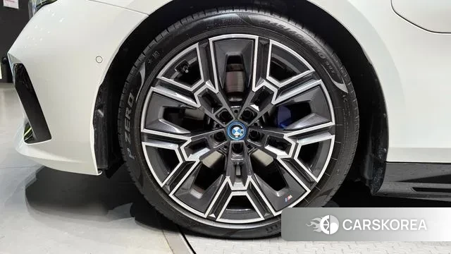 BMW 5 Series (G60) id 3011013 из Кореи 15