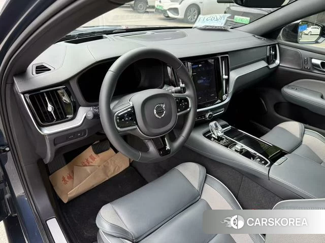 Volvo S60 PHEV id 4238356 из Китая 12