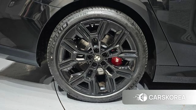 BMW 5 Series (G60) id 4499300 из Кореи 27
