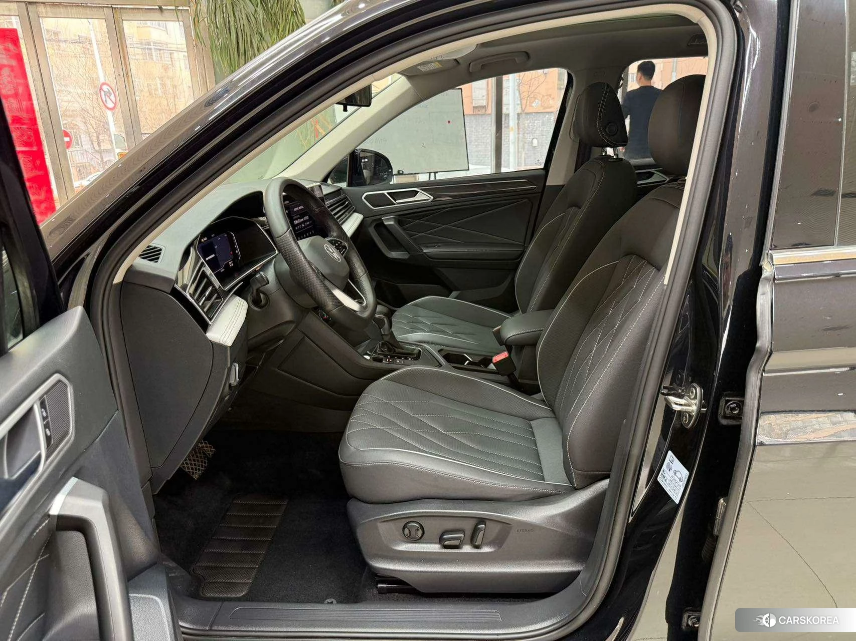 Volkswagen Tiguan L id 4510355 из Китая 18