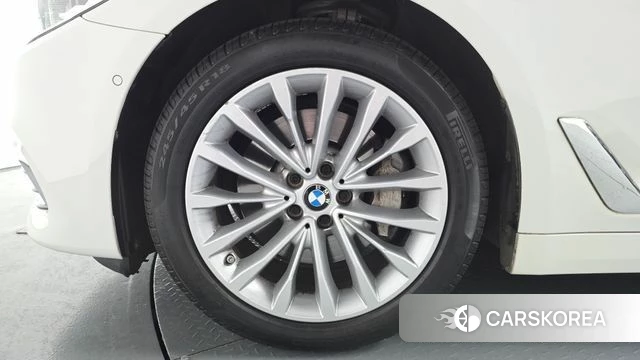 BMW 5 Series (G30) id 4225305 из Кореи 28