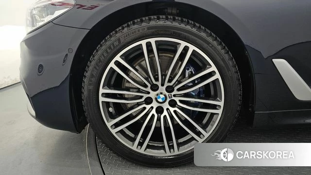 BMW 5 Series (G30) id 4390450 из Кореи 28