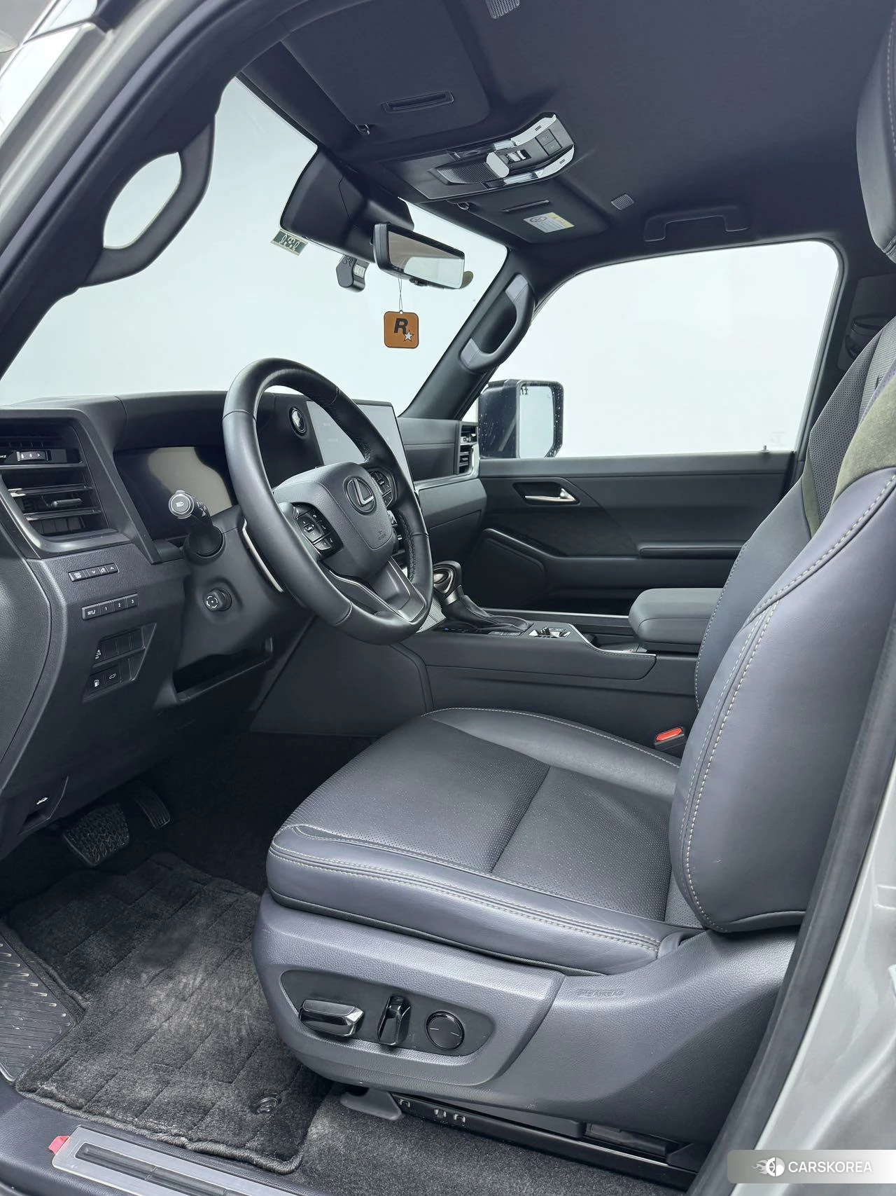 Lexus GX 2024 Серебристо-серый из Китая, фото 5