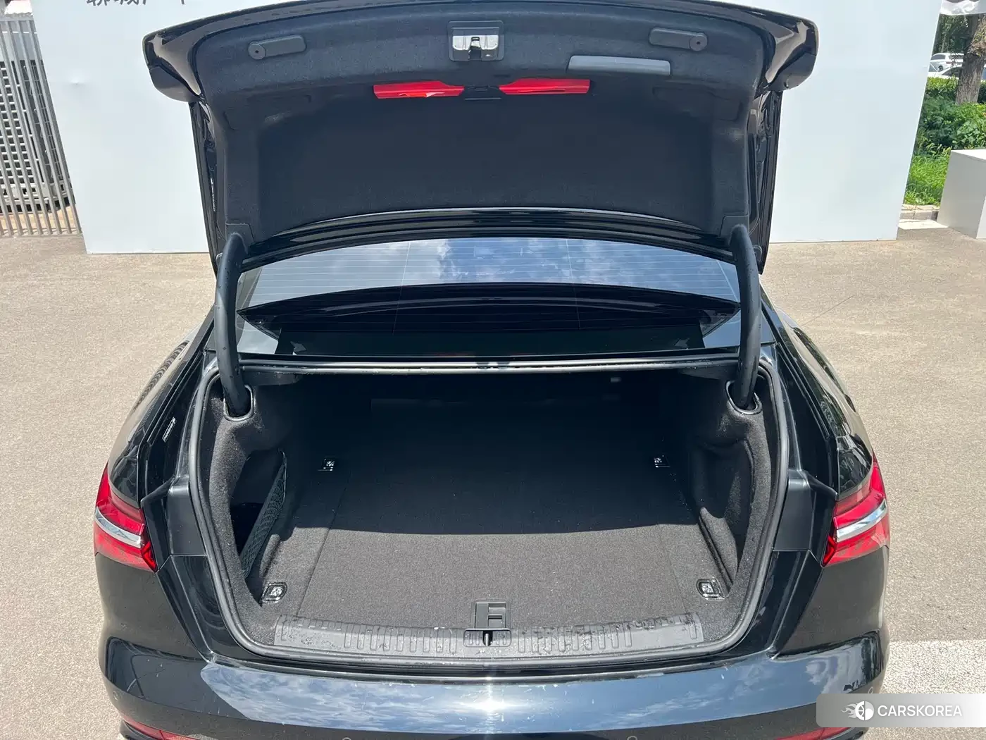 Audi A6L id 4578222 из Китая 10
