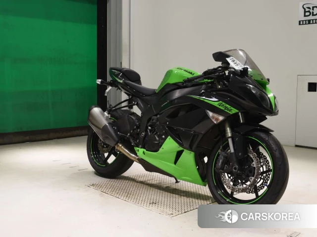 Проданный Kawasaki ZX-6R NINJA 2010 из Японии, фото 3