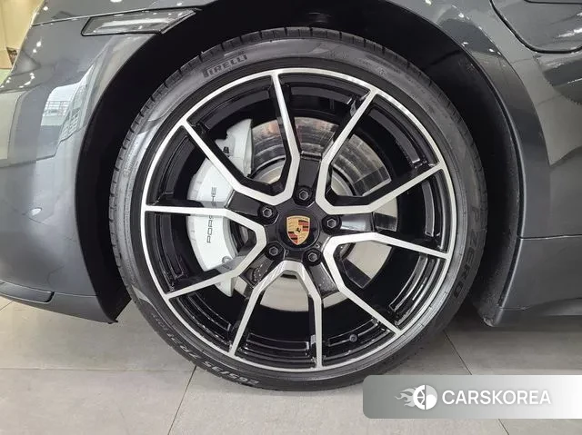 Porsche Taycan id 3763447 из Кореи 15