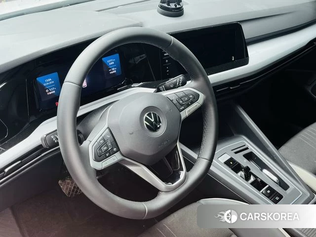 Volkswagen Golf 2024 Белый из Китая, фото 5