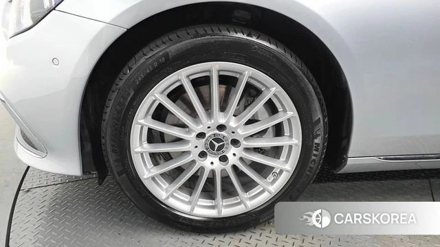Mercedes-Benz E-Class W213 id 4469842 из Кореи 29