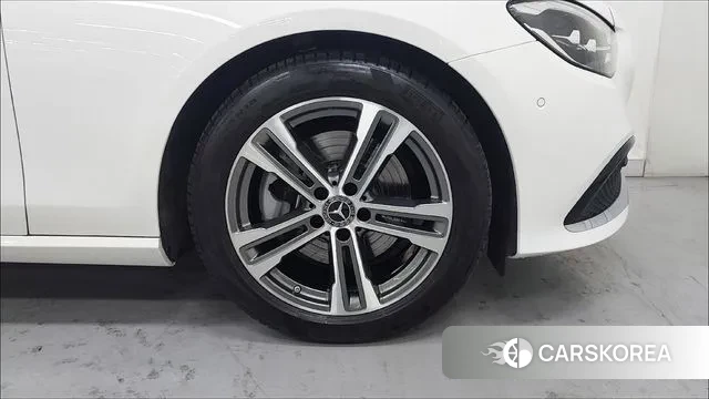 Mercedes-Benz E-Class W213 id 3711709 из Кореи 12