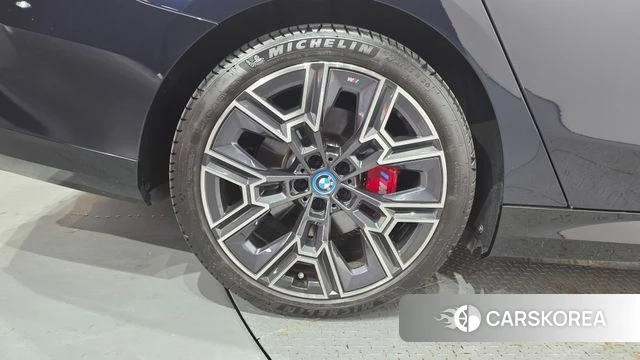 BMW i5 (G60) id 4494196 из Кореи 28