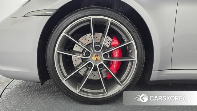 Porsche 911(992) id 4324651 из Кореи 15