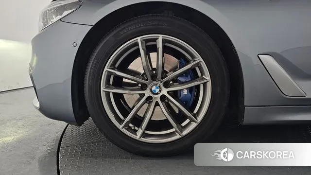 BMW 5 Series (G30) id 3505522 из Кореи 15