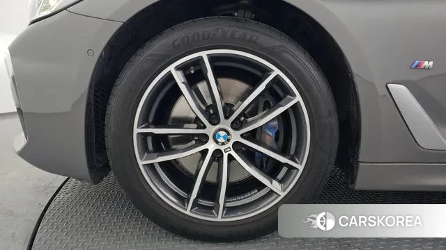 BMW 5 Series (G30) id 3686497 из Кореи 15