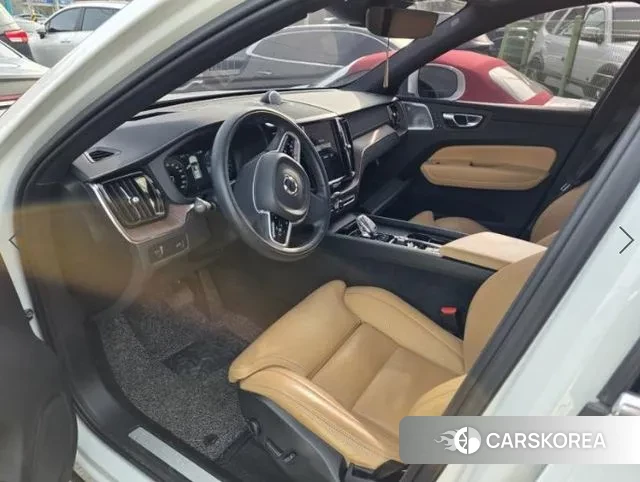 Volvo XC60 second Generation 2021 Белый из Кореи, фото 5