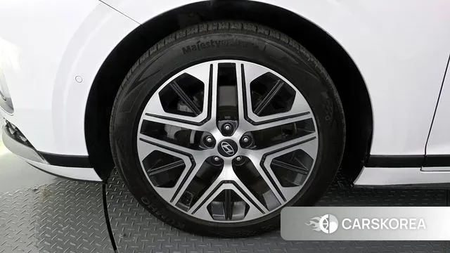 Hyundai Grandeur (GN7) id 3571891 из Кореи 15