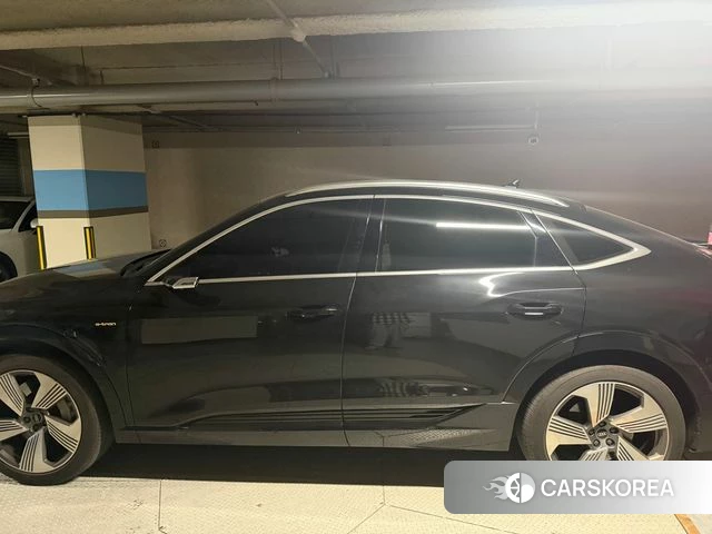 Audi e-Tron 2021 Черный из Кореи, фото 5