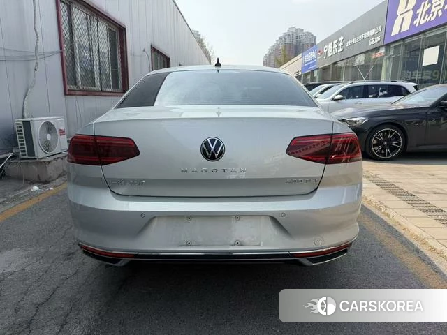 Volkswagen Magotan 2021 Серебристо-серый из Китая, фото 5