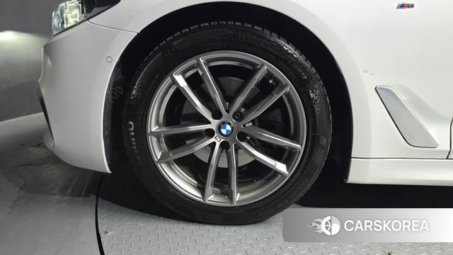 BMW 5 Series (G30) id 4284769 из Кореи 30