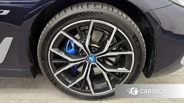 BMW 5 Series (G30) id 3600385 из Кореи 15