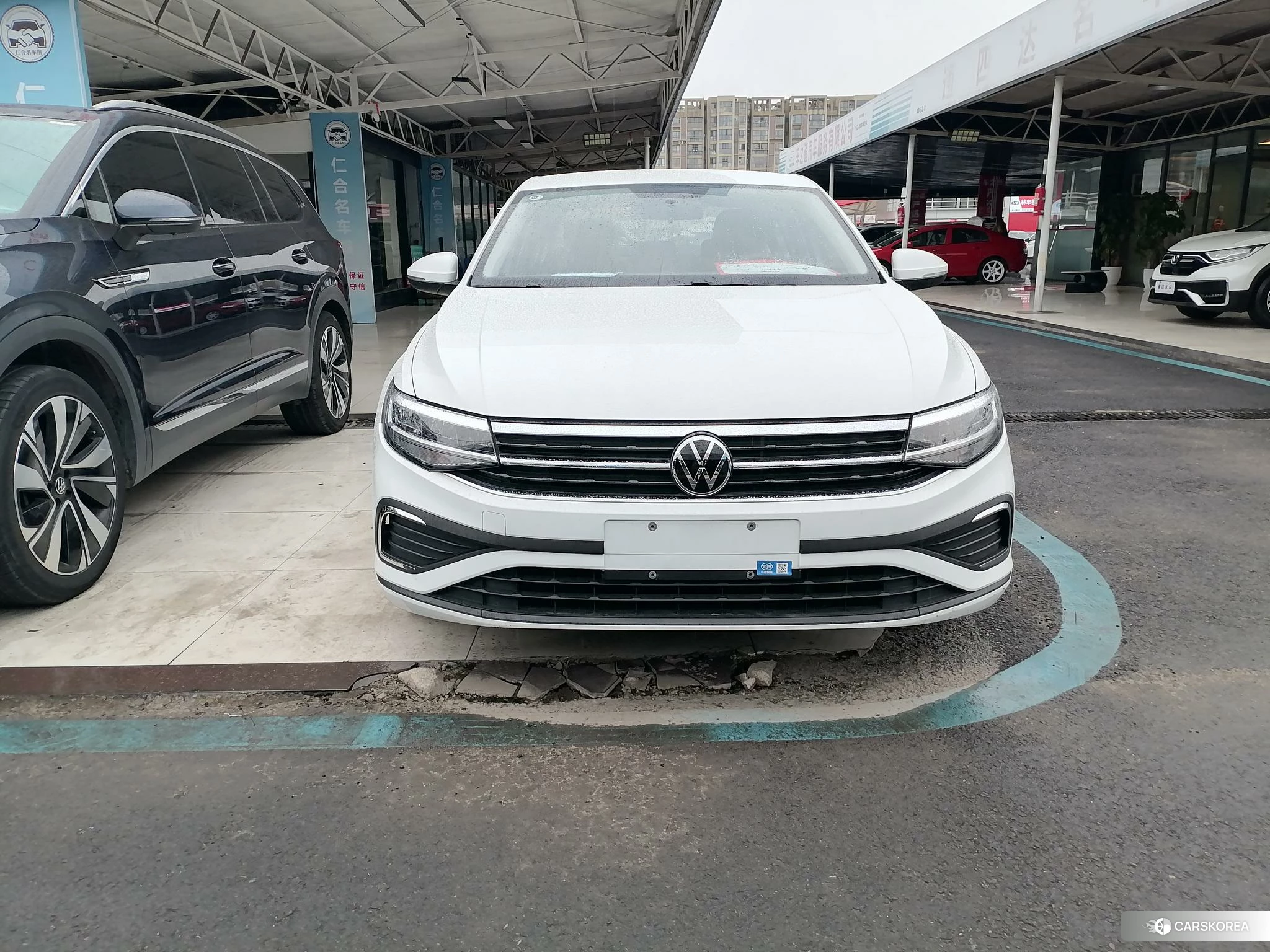 Volkswagen Bora 2024 Белый из Китая, фото 6