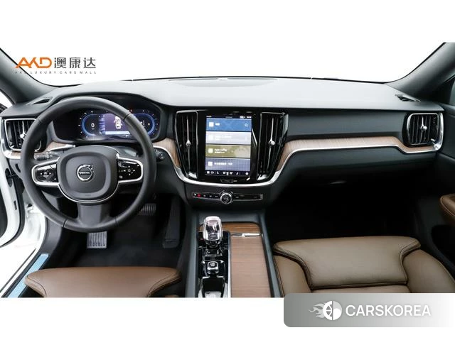 Volvo V60 2024 Белый из Китая, фото 5
