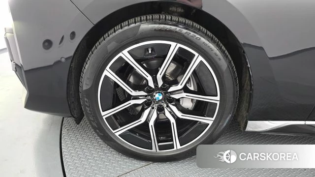 BMW 7 Series (G70) id 4185896 из Кореи 34