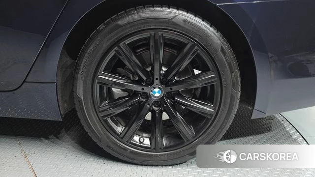 BMW 5 Series (G30) id 3834832 из Кореи 15