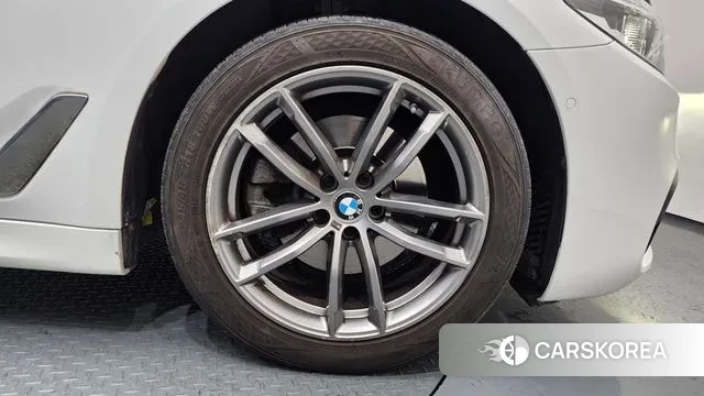 BMW 5 Series (G30) id 3672858 из Кореи 15