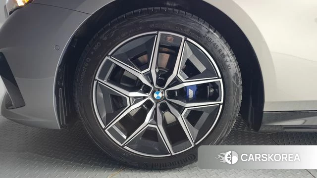 BMW 5 Series (G60) id 4499273 из Кореи 33