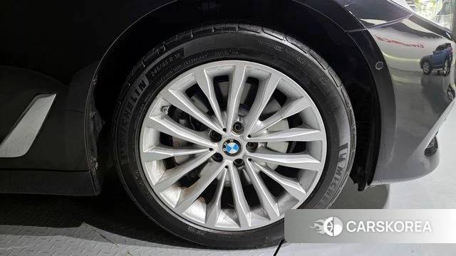 BMW 5 Series (G30) id 3808104 из Кореи 15