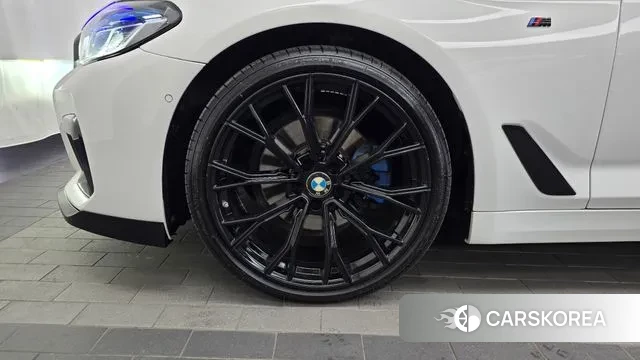 BMW 5 Series (G30) id 3709541 из Кореи 15