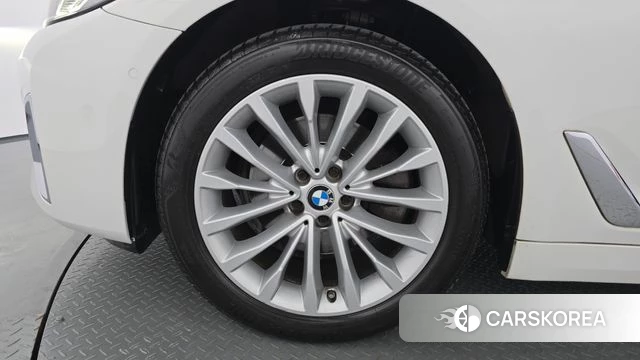 BMW 5 Series (G30) id 4906646 из Кореи 29