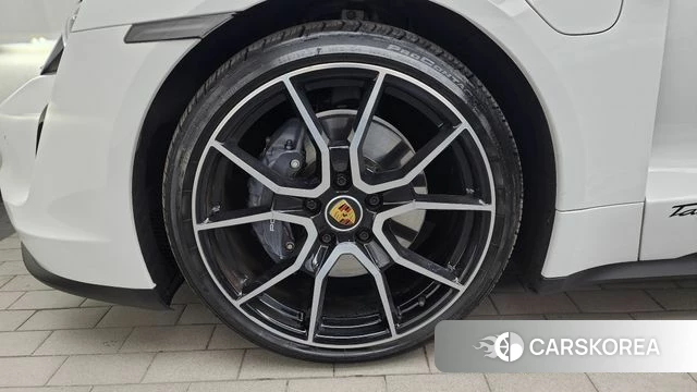 Porsche Taycan id 4540787 из Кореи 15