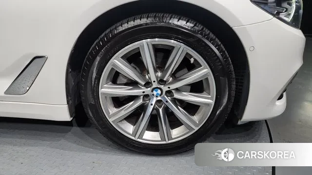 BMW 5 Series (G30) id 3013646 из Кореи 15